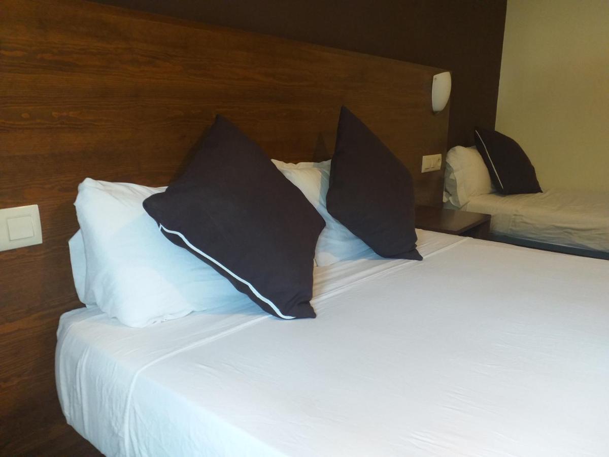 Hostal Sant Marcal Amer Екстер'єр фото